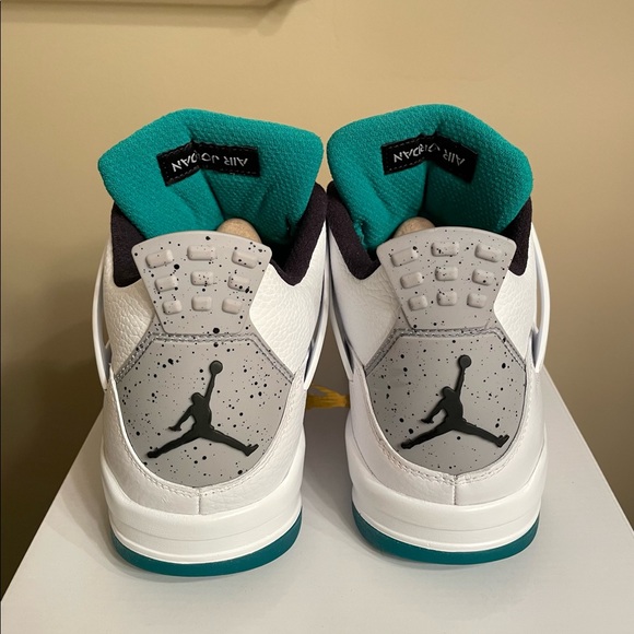 **SOLD**Nike Air Jordan Retro 4 Rasta - Picture 5 of 8